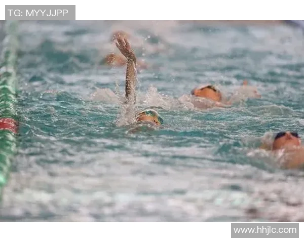 游泳技巧全解析：探索四种常见泳姿的正确训练方法与实用技巧